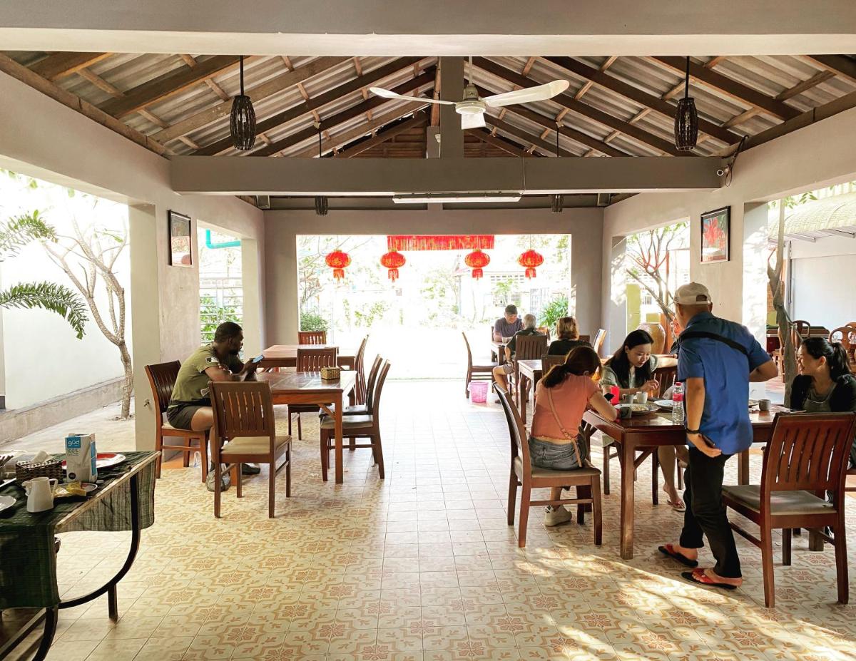 Neakru Guesthouse and Restaurant - Housity