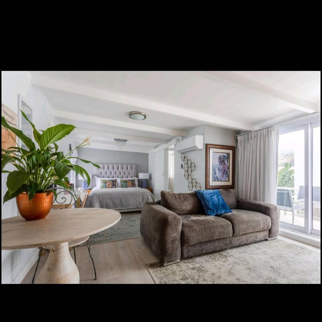 Antilles on Beach - Housity