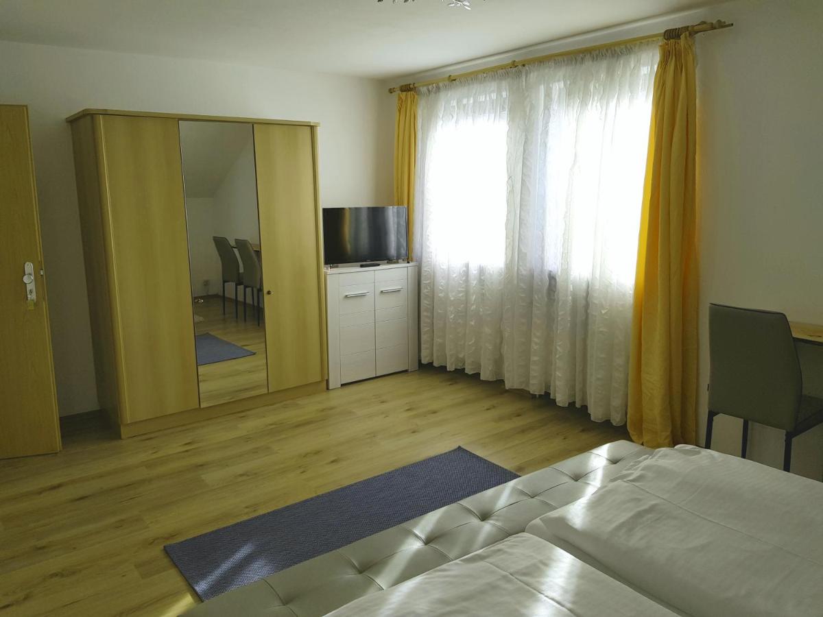Pension Hofer - Housity