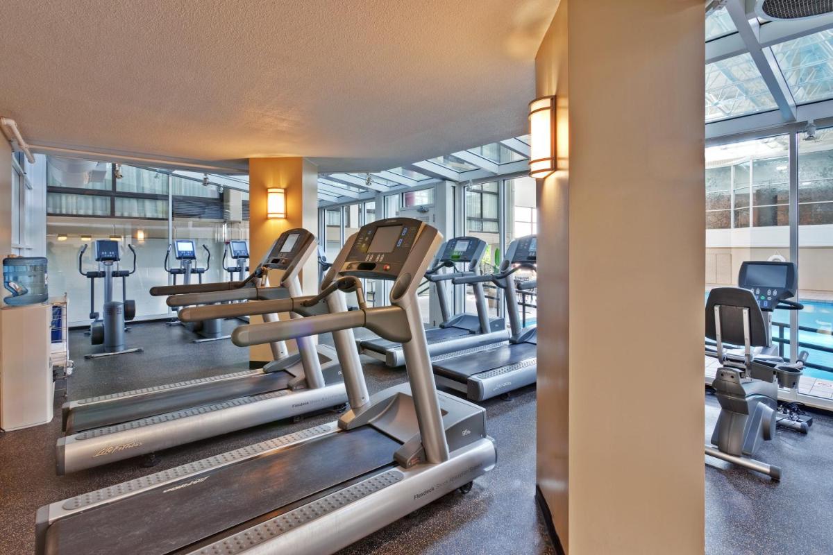 Crowne Plaza Chicago O'Hare Hotel & Conference Center, an IHG Hotel - Housity