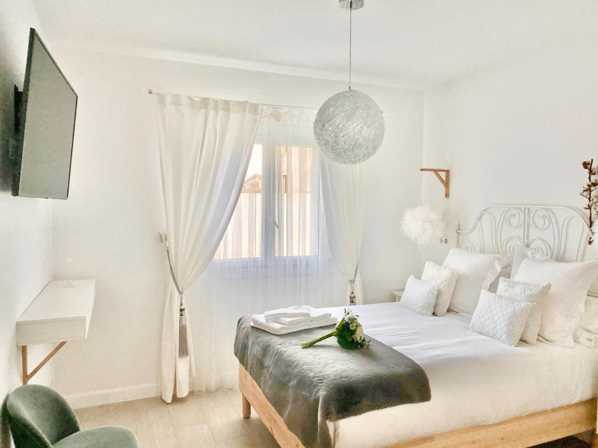 Maison Chic the Basque Bed and Breakfast - Housity