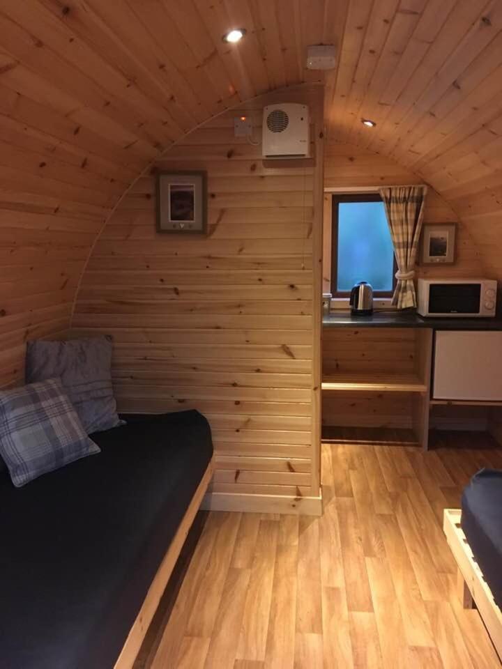 Glamping Hut - By The Way Campsite - Housity