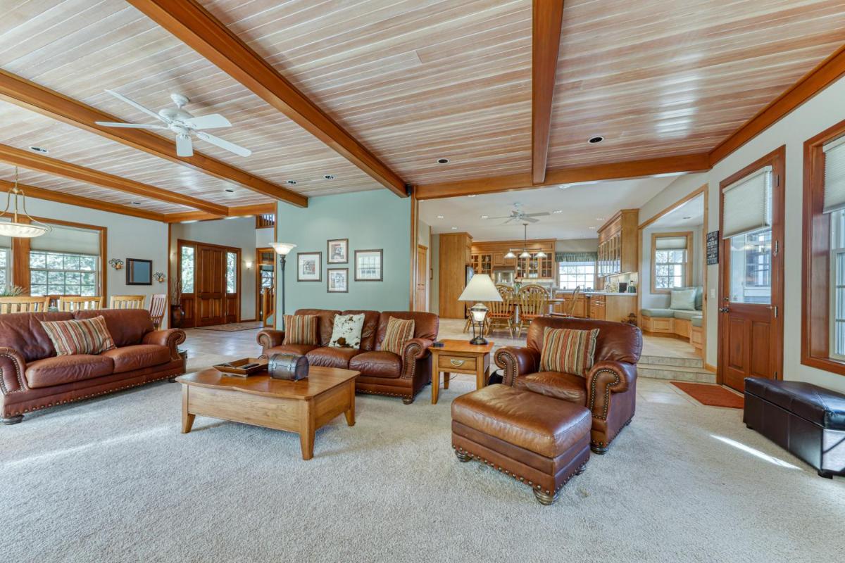 Blackbird Manor - Housity