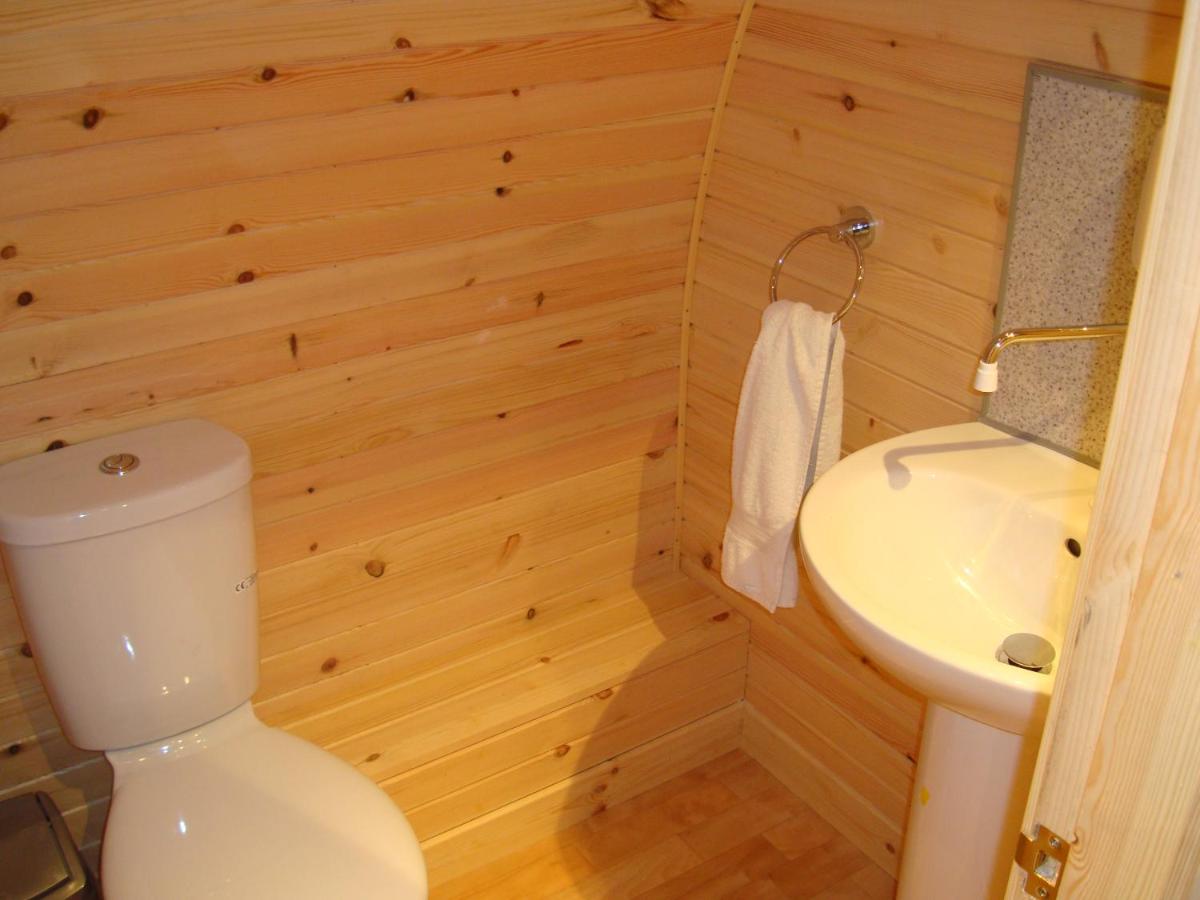 Glamping Hut - By The Way Campsite - Housity
