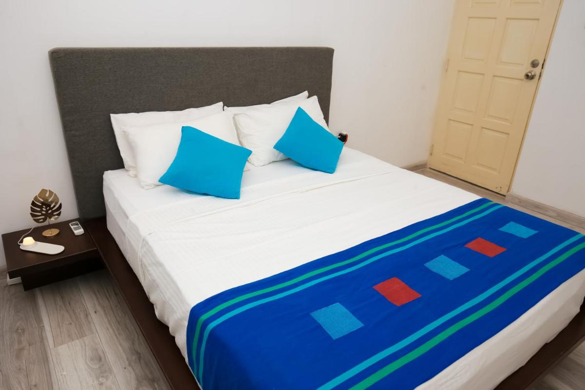 Homely Getaways in Global Towers - Housity