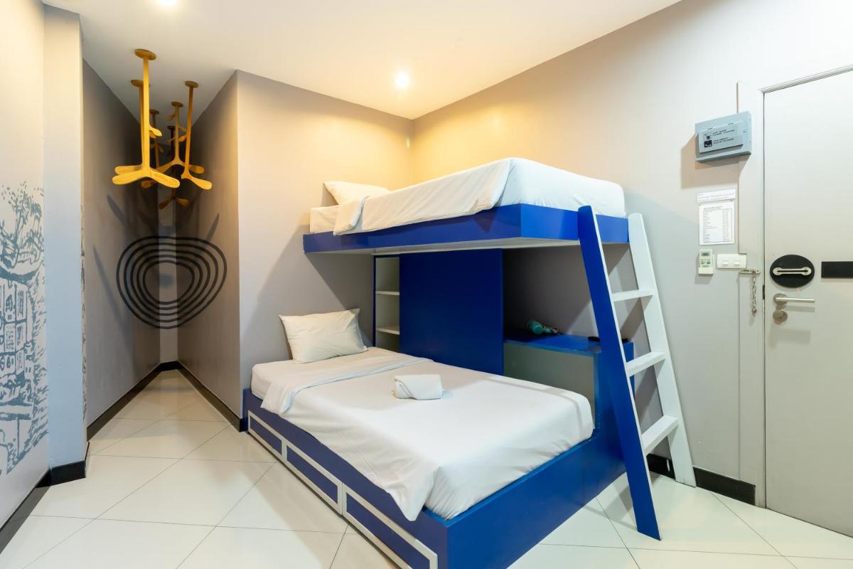The Secret Service Bed & Breakfast - Housity