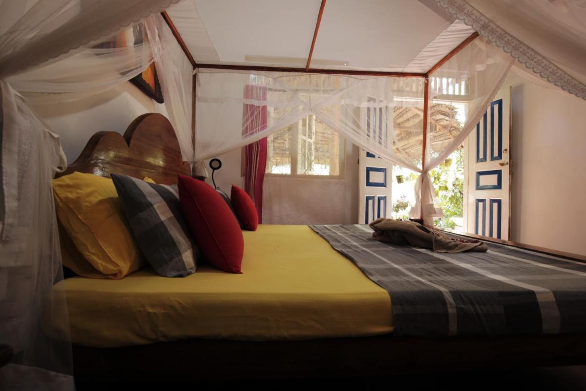Sand Dollar House, Hiriketiya - Housity