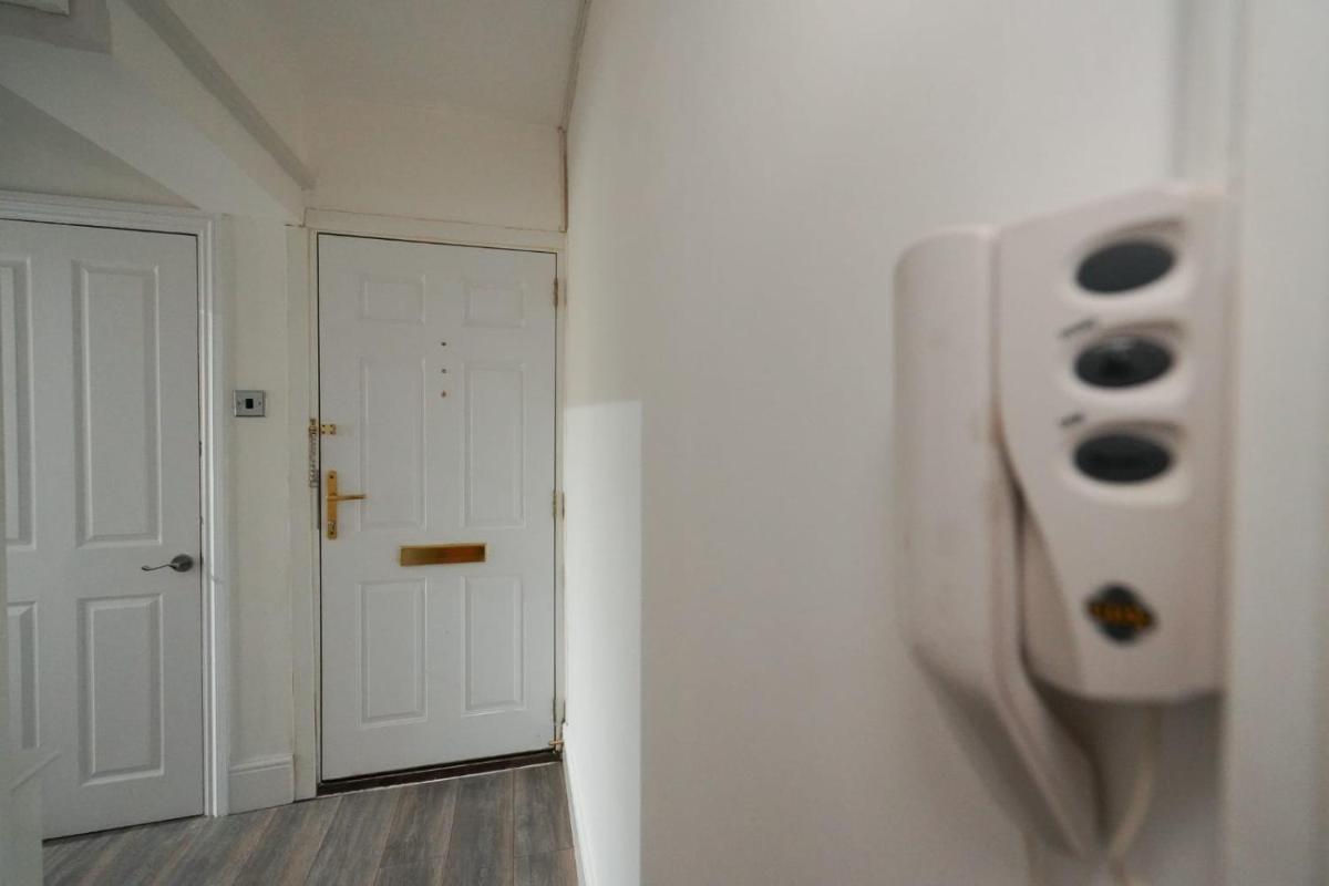 Birmingham BHX-HS2 -NEC APARTMENT - Housity