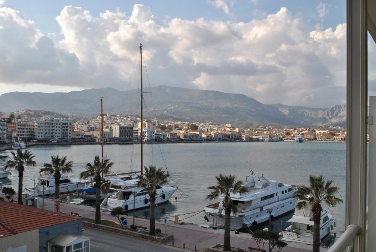 Chios Chandris - Housity