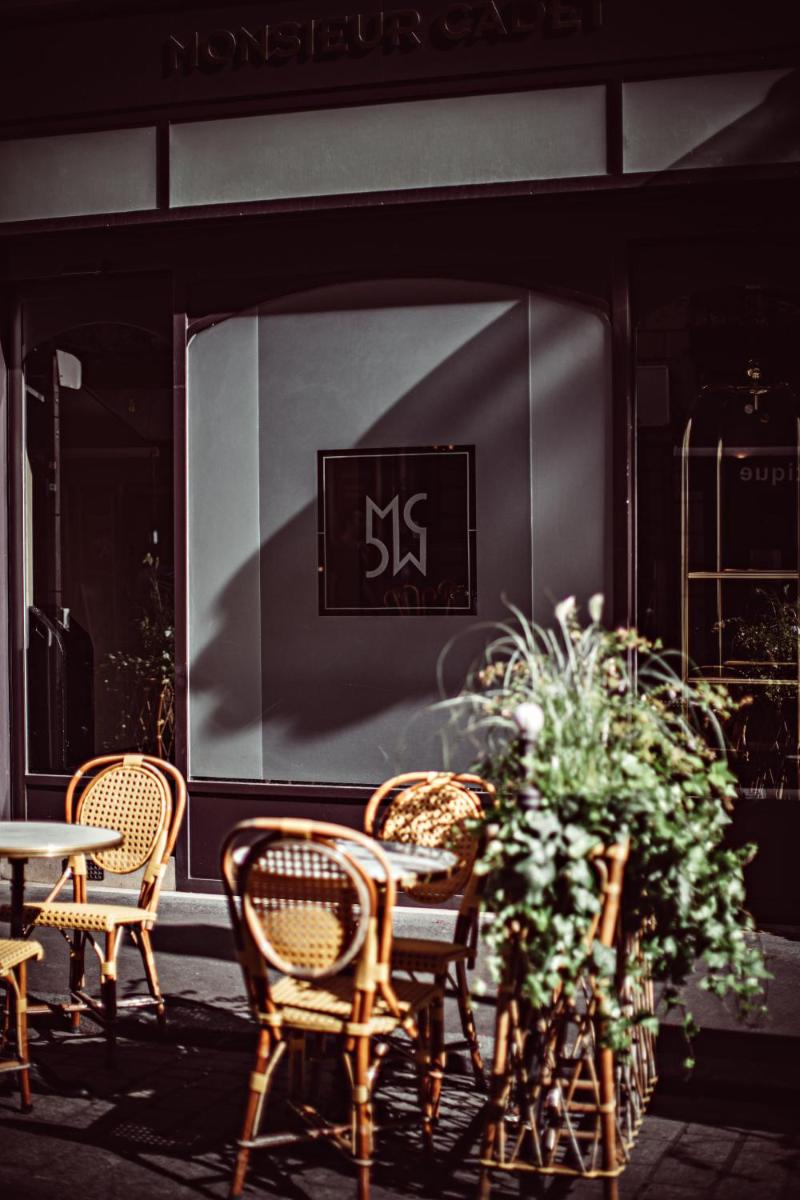 Coin salon dans l'établissement Monsieur Cadet Hotel & Spa