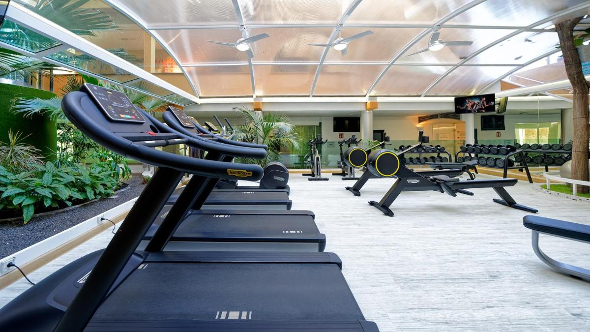 Gimnasio o instalaciones de fitness de Bull Dorado Beach & SPA