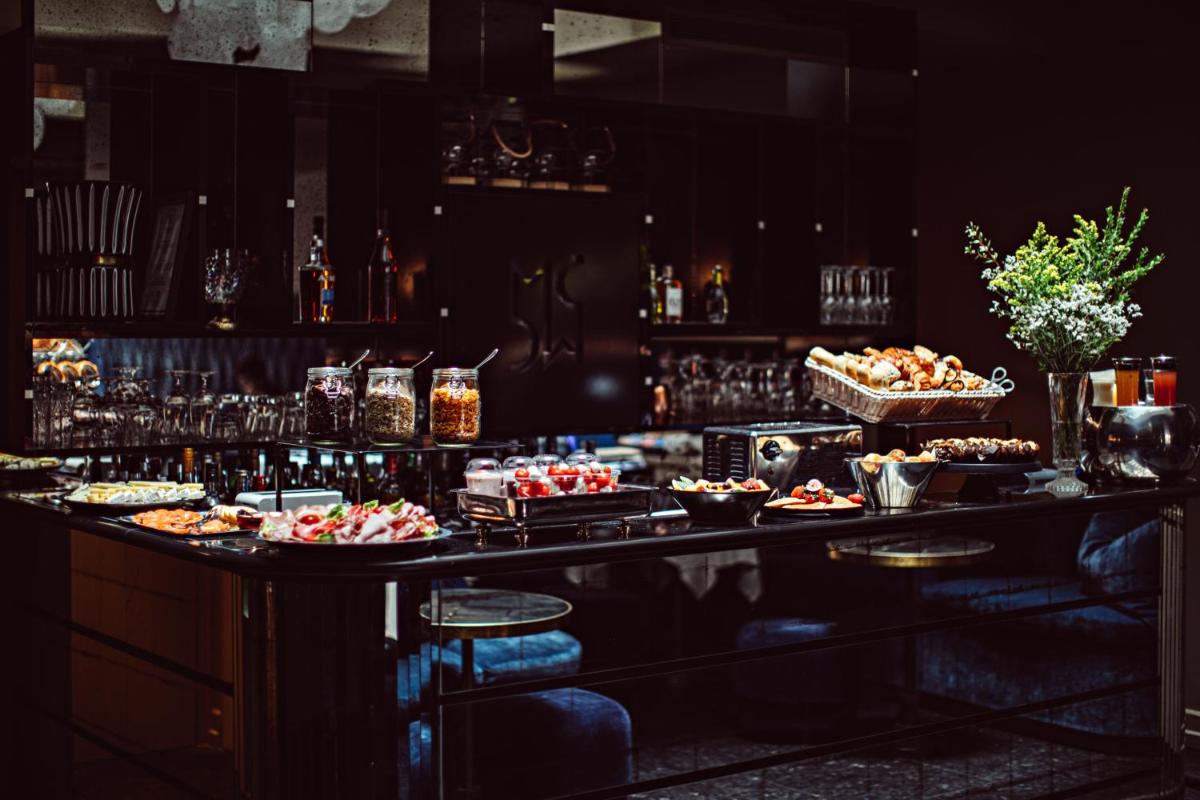 Nourriture dans l'hôtel ou à proximité