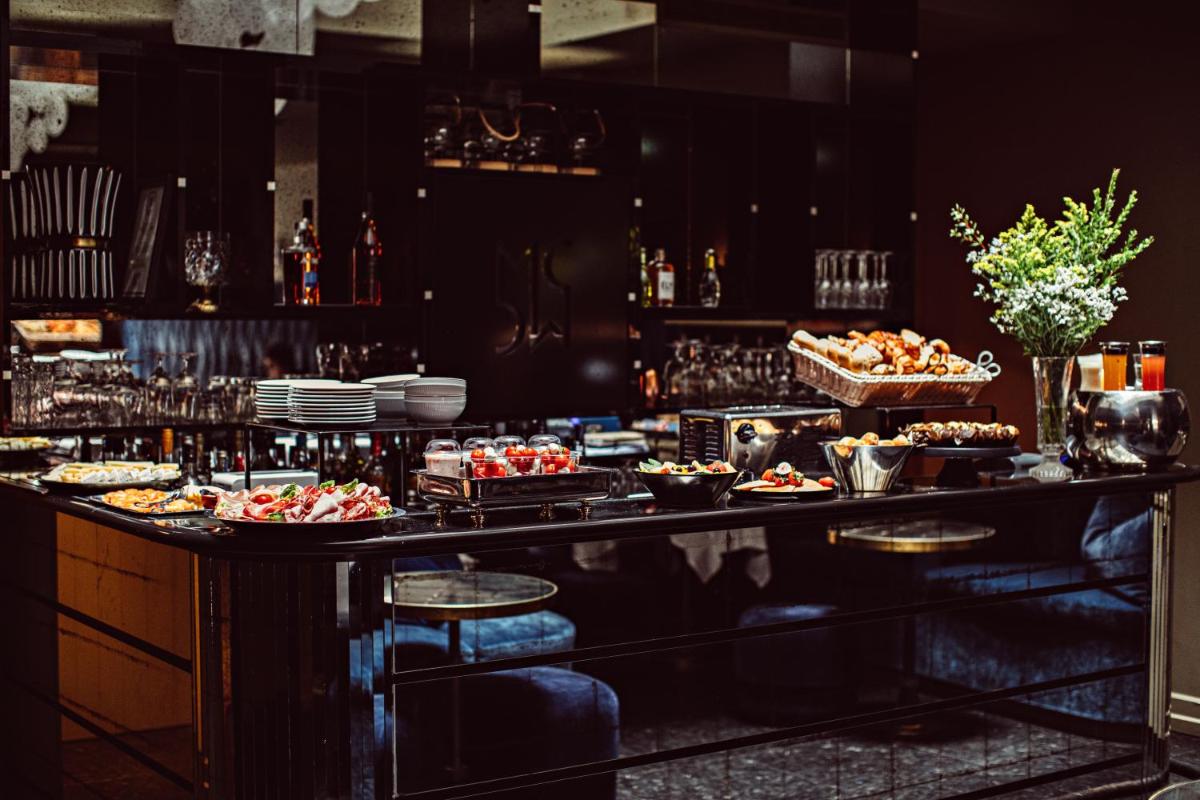 Nourriture dans l'hôtel ou à proximité