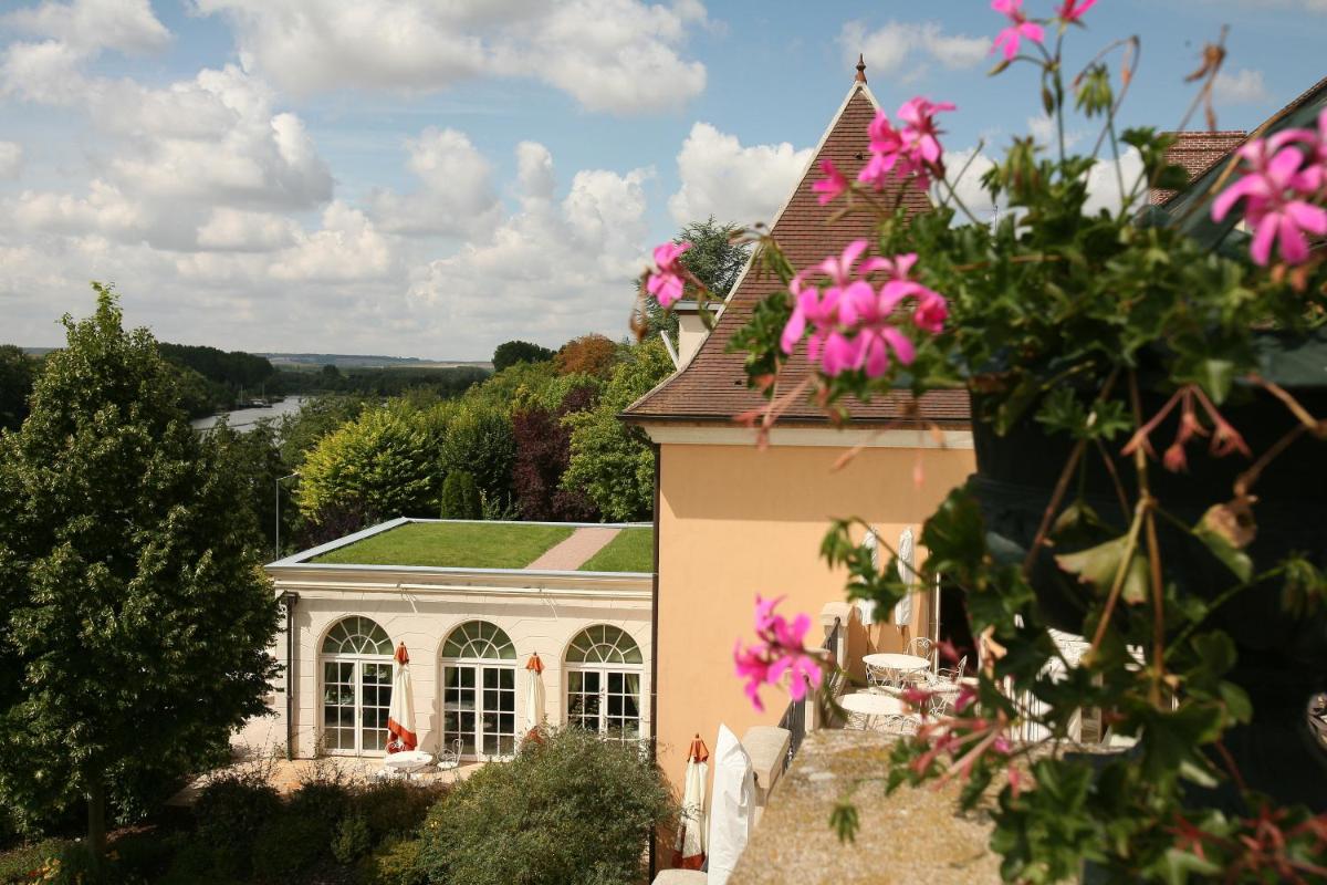 Jardin de l'établissement La Côte Saint Jacques