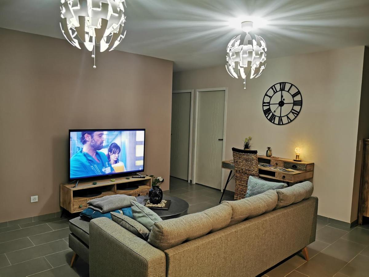 VILLA VACANCES NEUVE - Housity