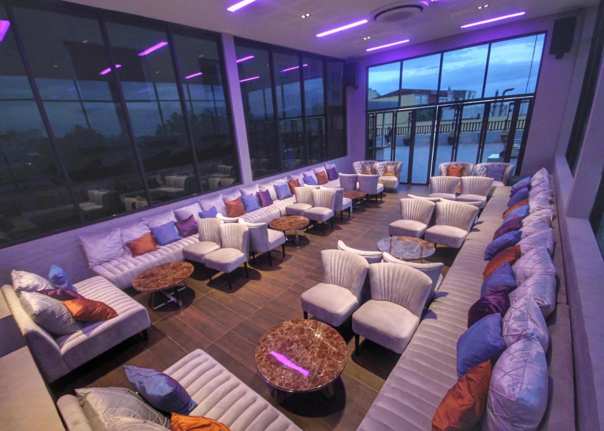 Suitetrails - The Royal Mandaya Hotel