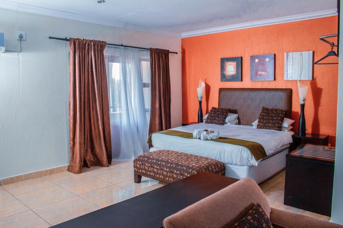 Suitetrails - Coyotes Hotel & Conference Centre