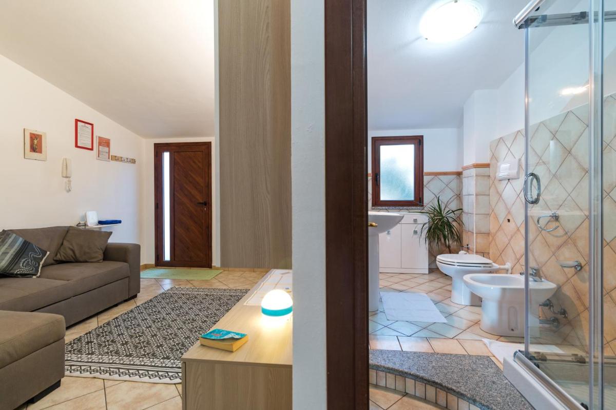 Sebastian House - Housity
