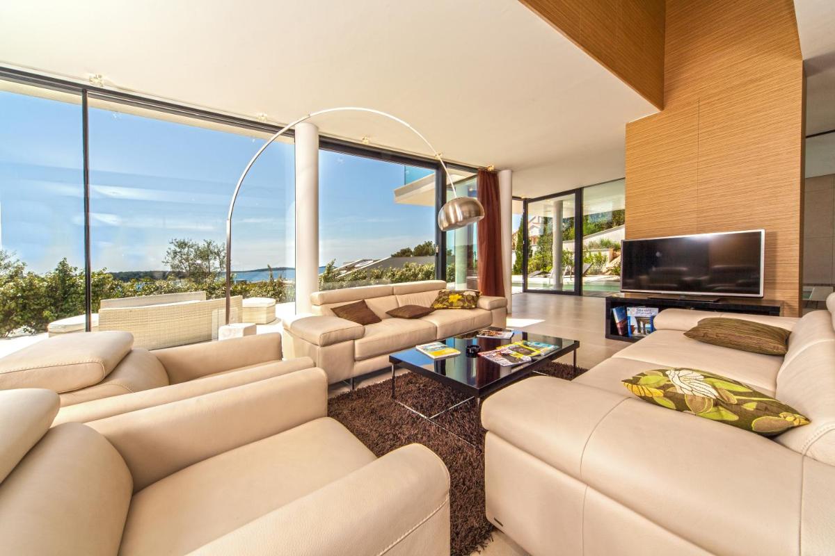 Golden Rays Luxury Villas & Apartments - Housity