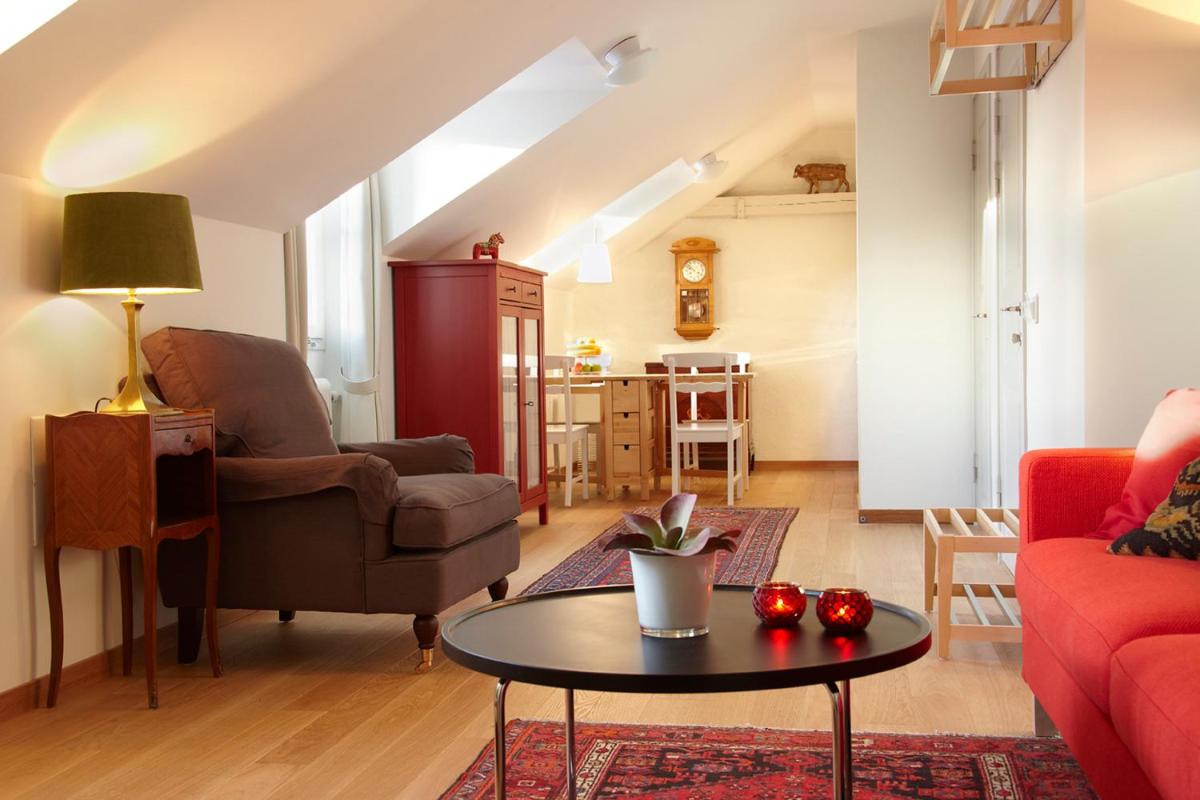Lady Hamilton Apartments - Housity