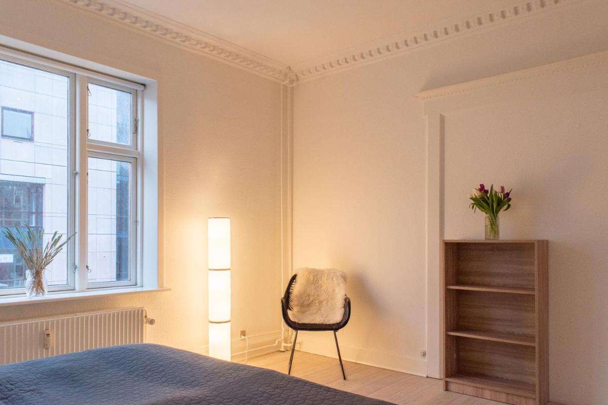 Bright and spacious apartment in downtown Århus - Housity