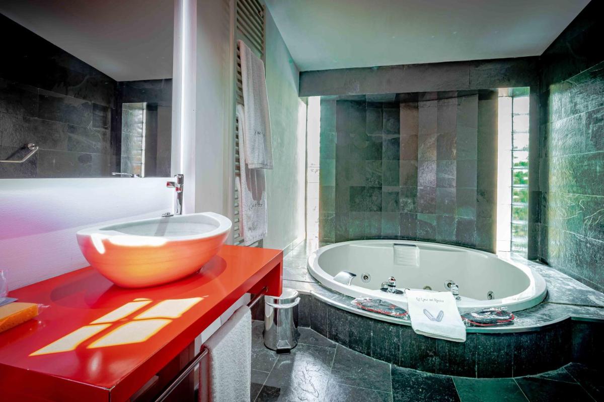 Un baño de Hotel Spa La Casa del Rector Almagro