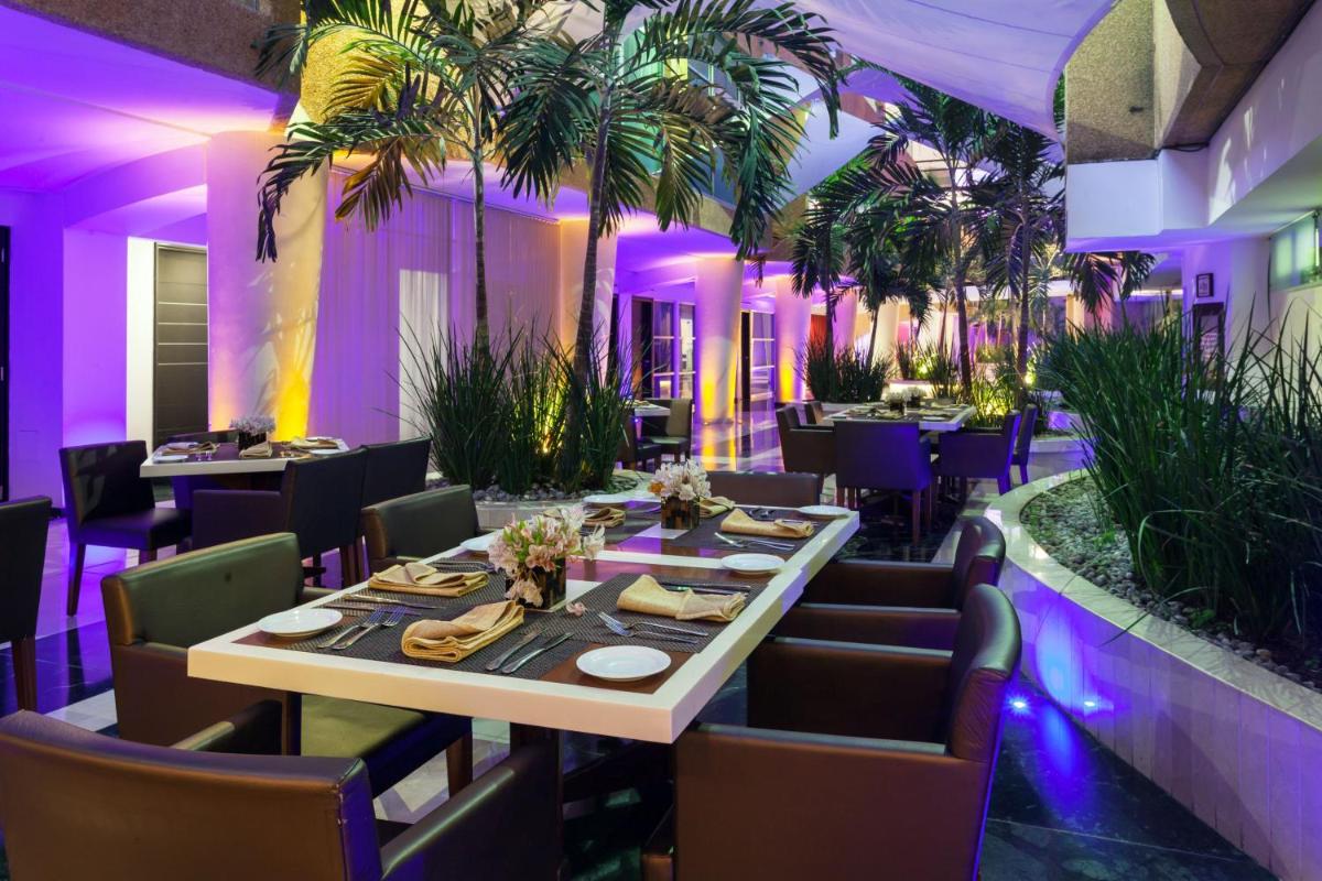 Crowne Plaza Toluca - Lancaster, an IHG Hotel - Housity
