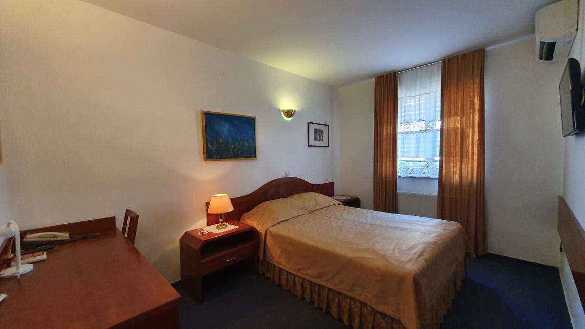 Hotel Sporn - Housity