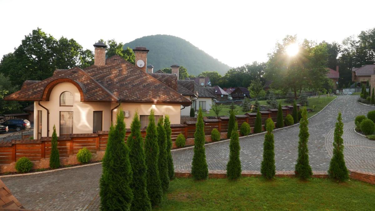 LETIZIA country club - Housity