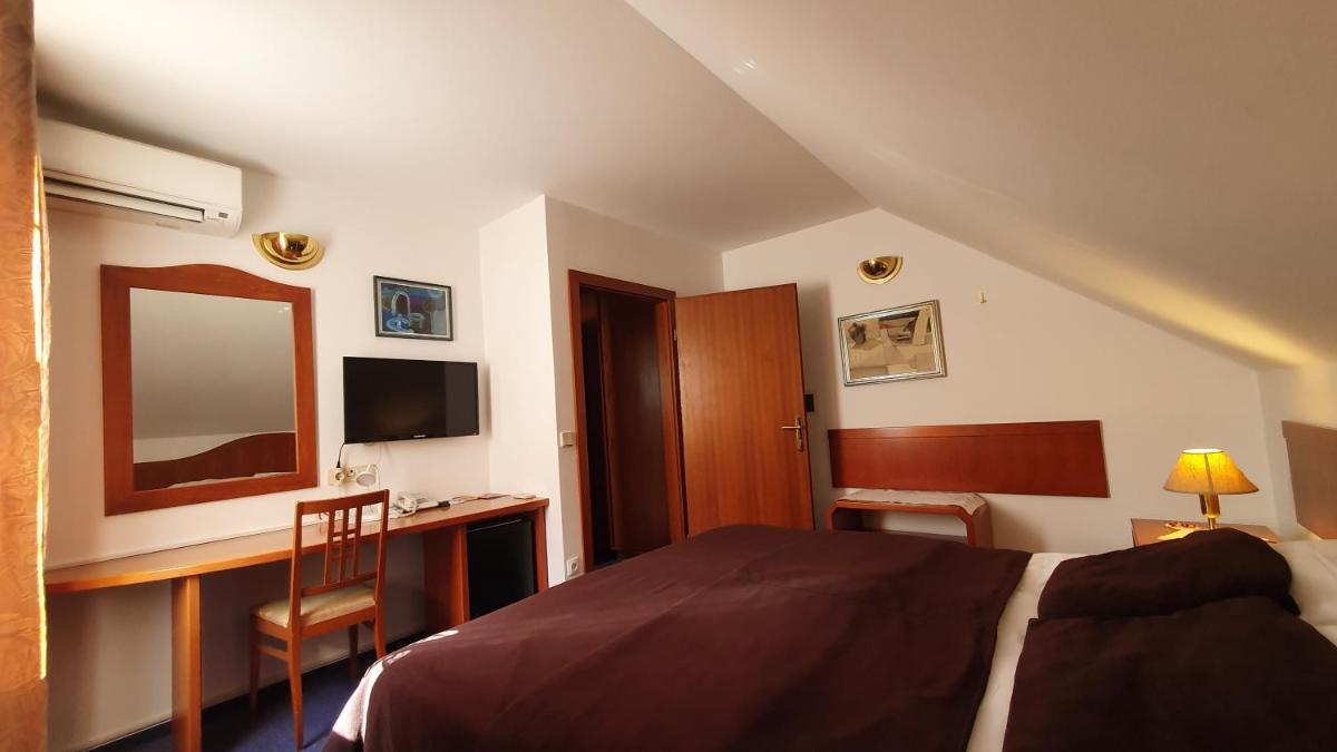 Hotel Sporn - Housity