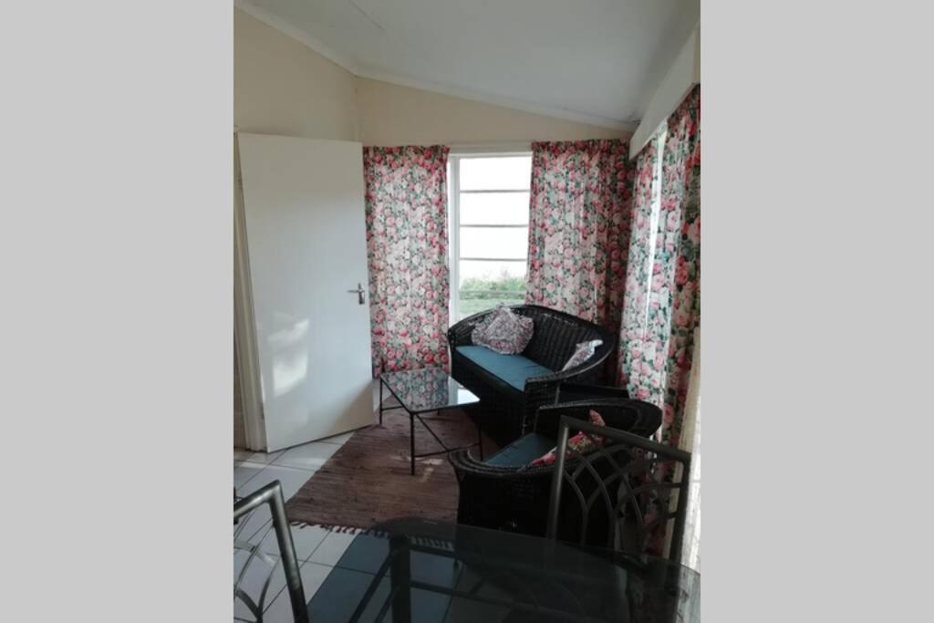 Clarens Socialites Garden Apartment #2 - Hizvo
