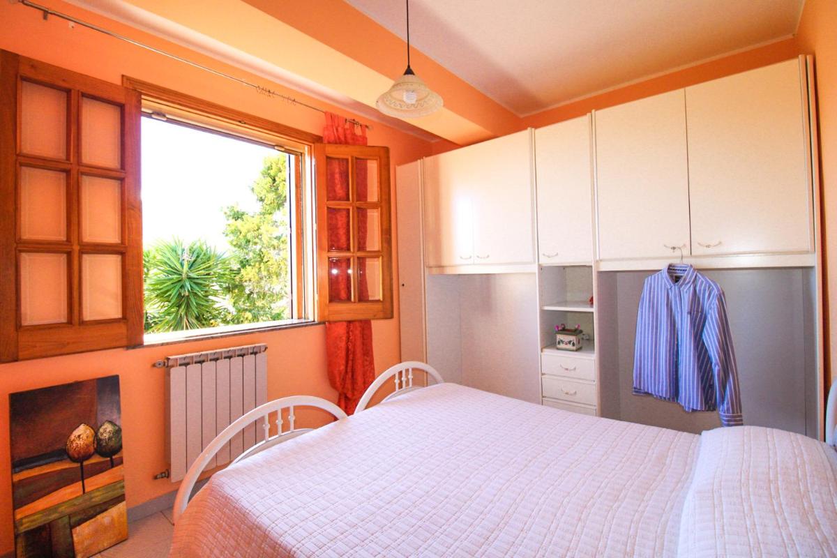 Villa privata con ingresso gratuito al beach club, Villa Mingari - Housity