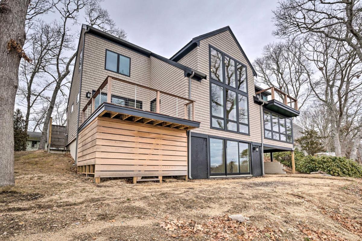 Waterfront Hyannis Home 1 Mi to Ferry and Beach! - Housity