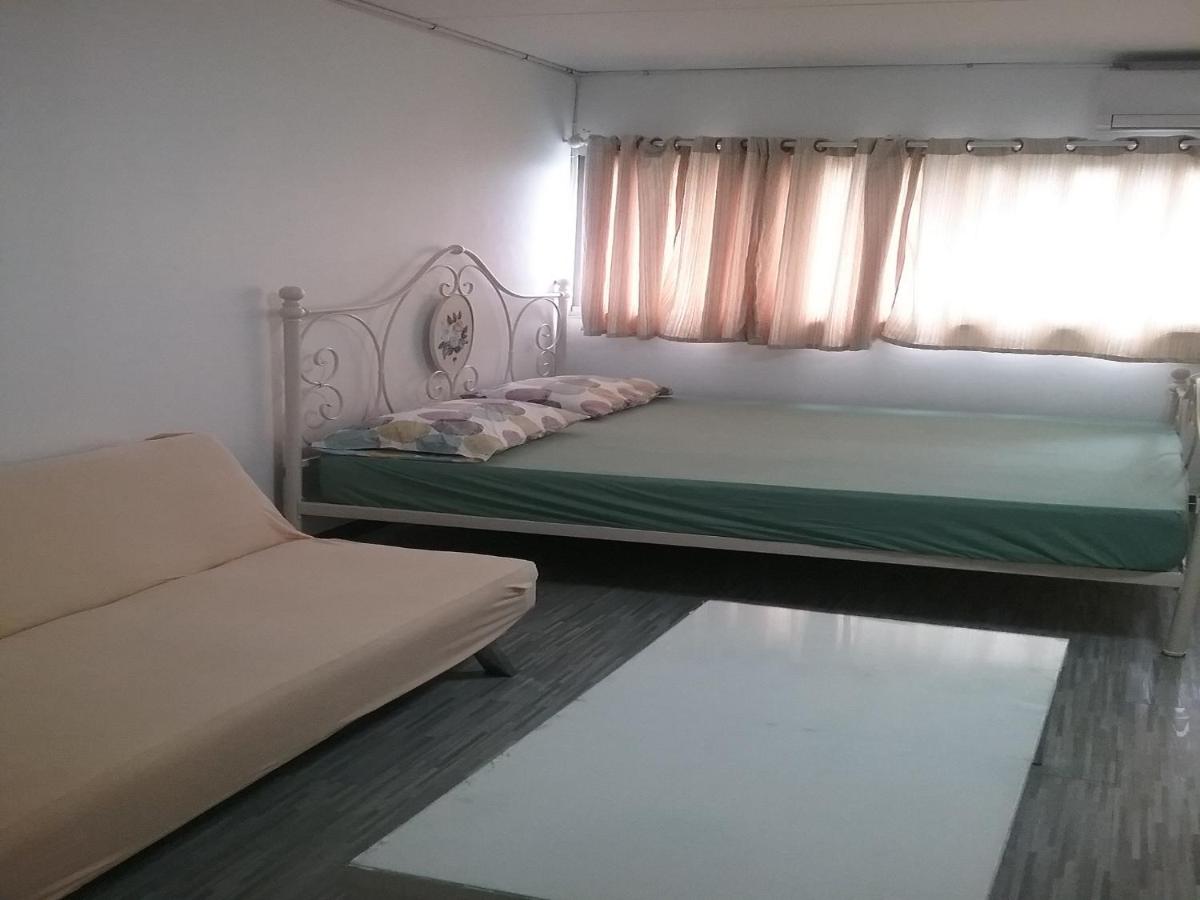 Impact Don Mueang Bangkok Guest House For 3 Pax - Housity