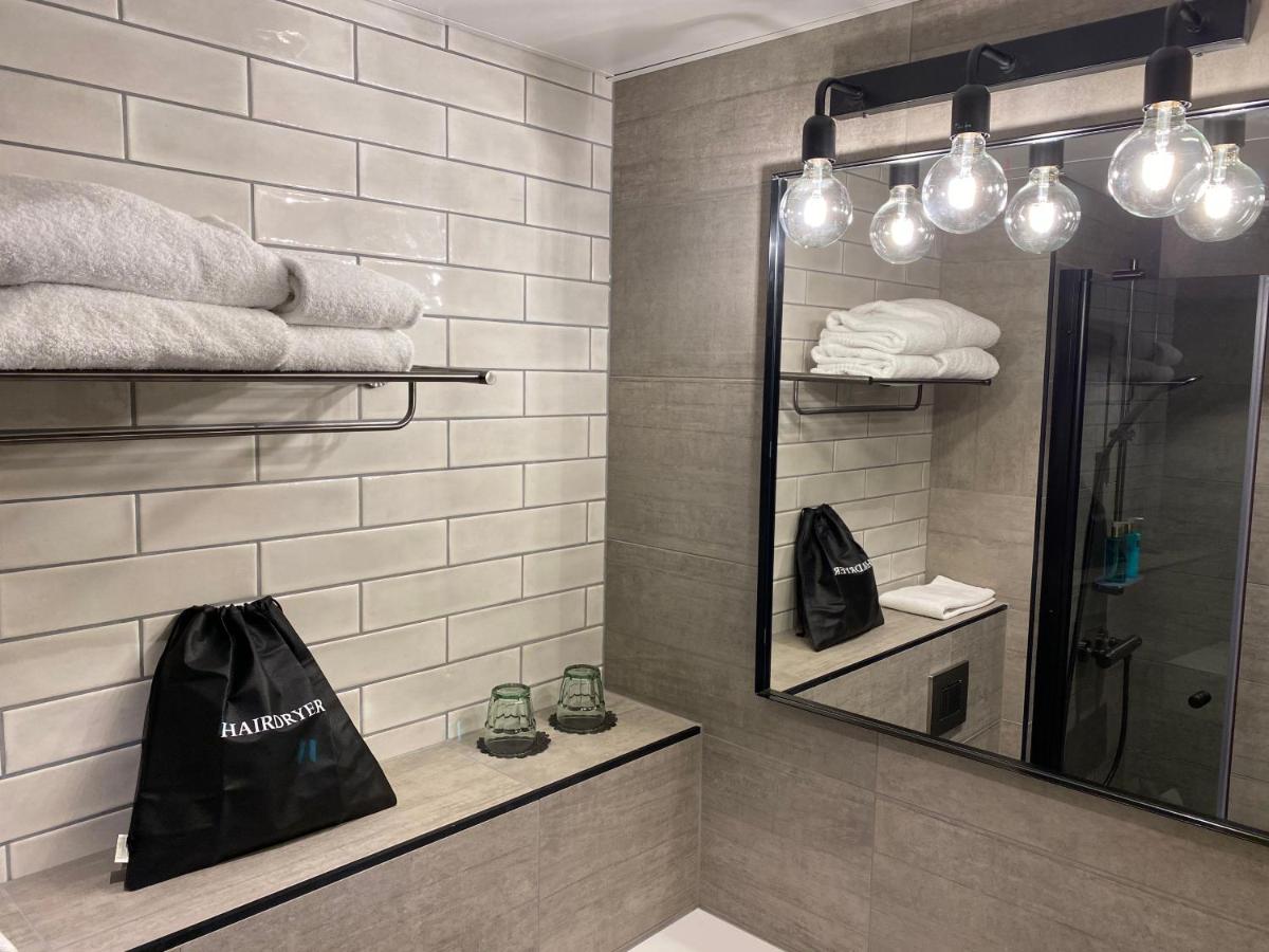 Skyline Airport Hotel - Housity