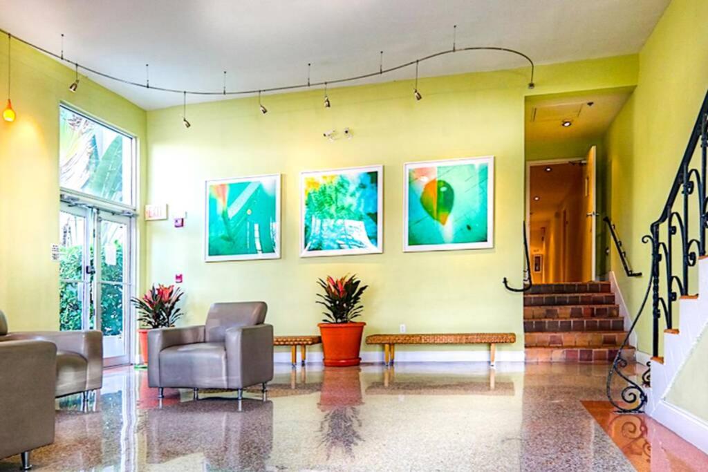 Sagamore Fantastic location in SoBe, Pool! - Housity
