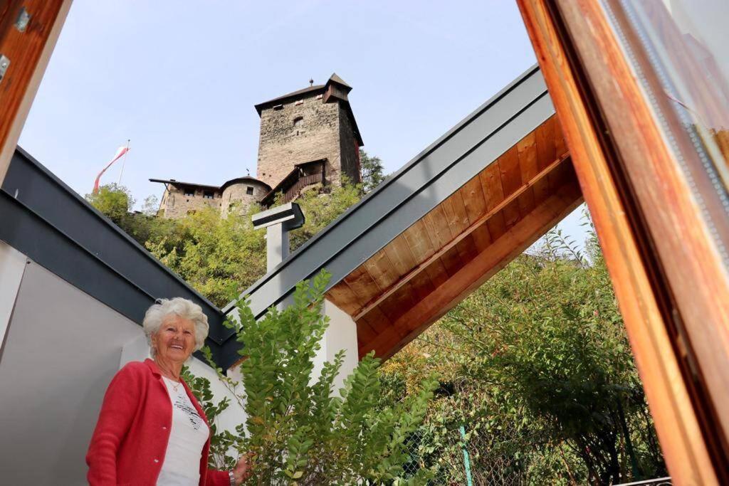 Zweizimmer-Wohnung mit Schlossblick - Housity