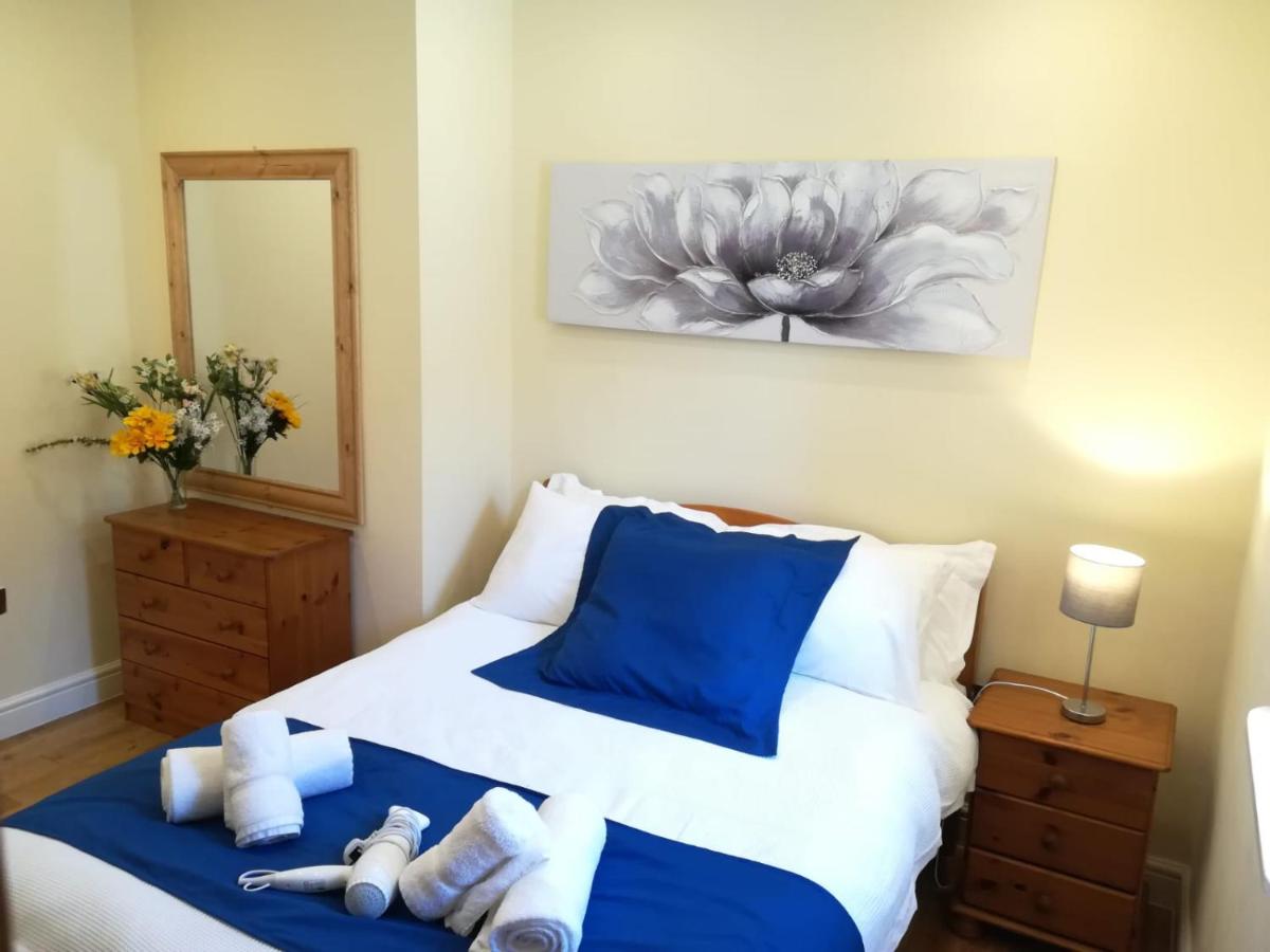 Bright, Modern 1 Bedroom Apartment, Uplands, Swansea - Housity