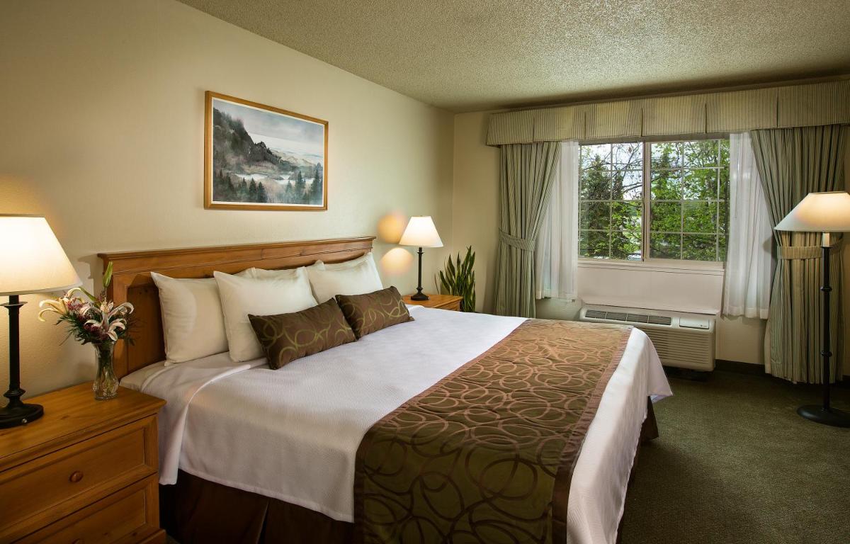 Coast Inn at Lake Hood - Housity
