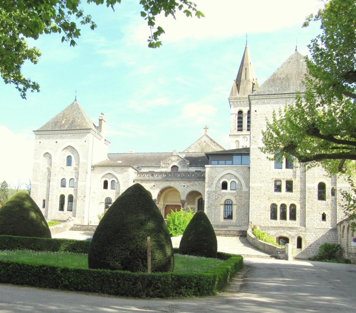 Logis Hotels - Hôtel et Restaurant de la Montagne Noire - Housity