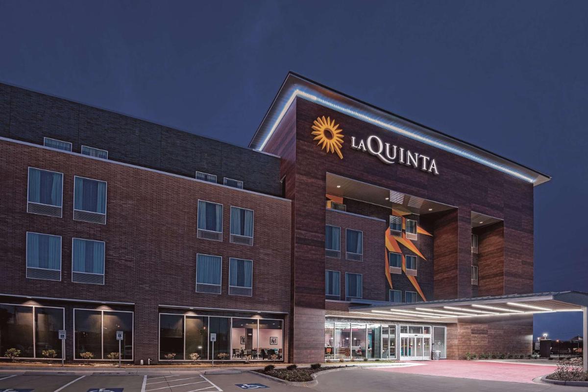 La Quinta by Wyndham Dallas Grand Prairie North - Housity