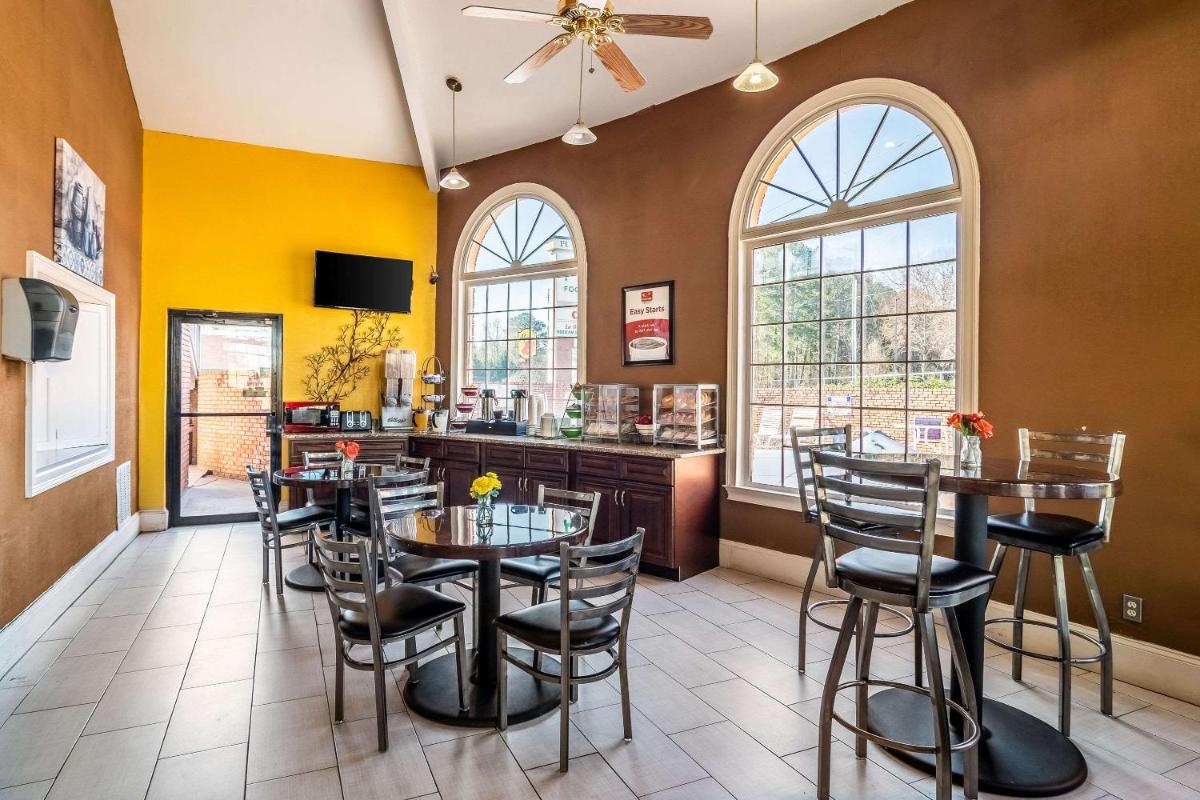 Econo Lodge Acworth East - Housity