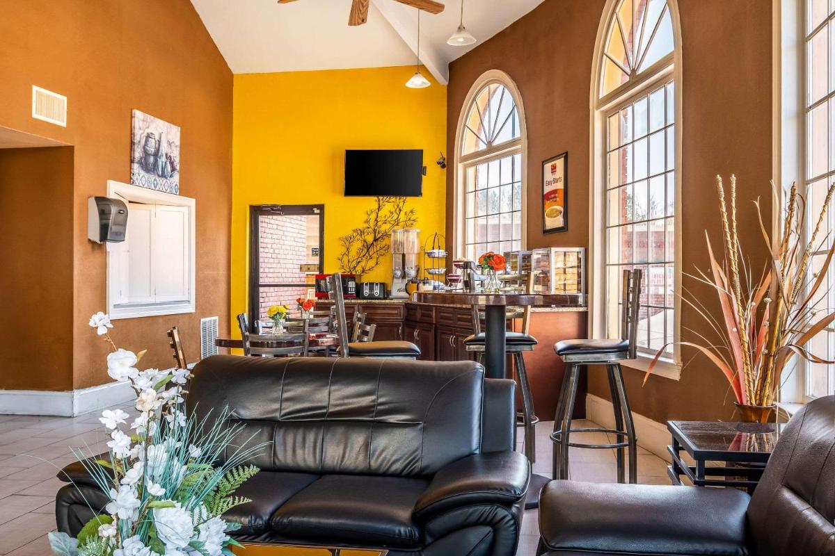 Econo Lodge Acworth East - Housity