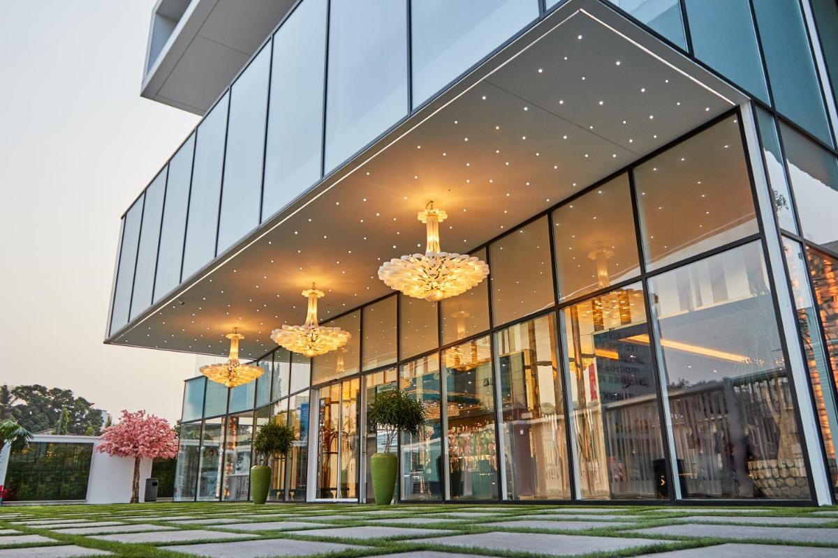 Number One Oxford Street Hotel & Suites - Housity
