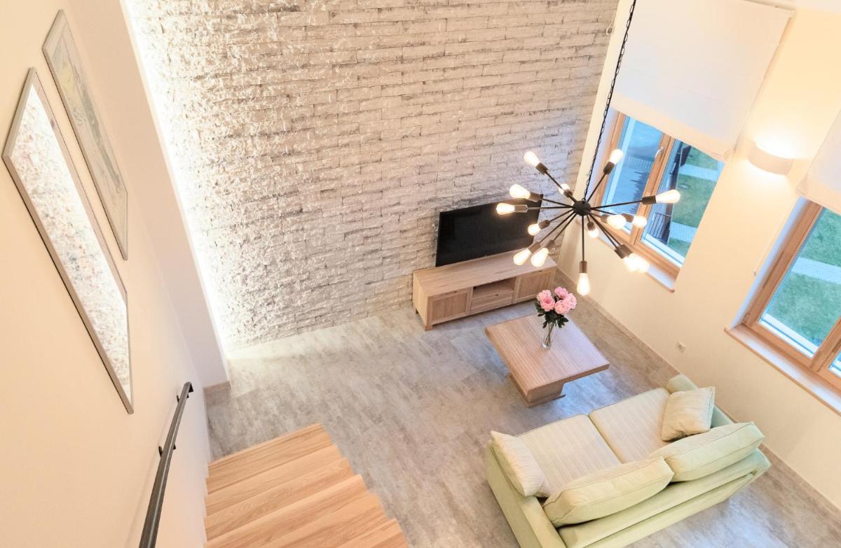 Kaunas City Center loft by URBAN RENT - Housity