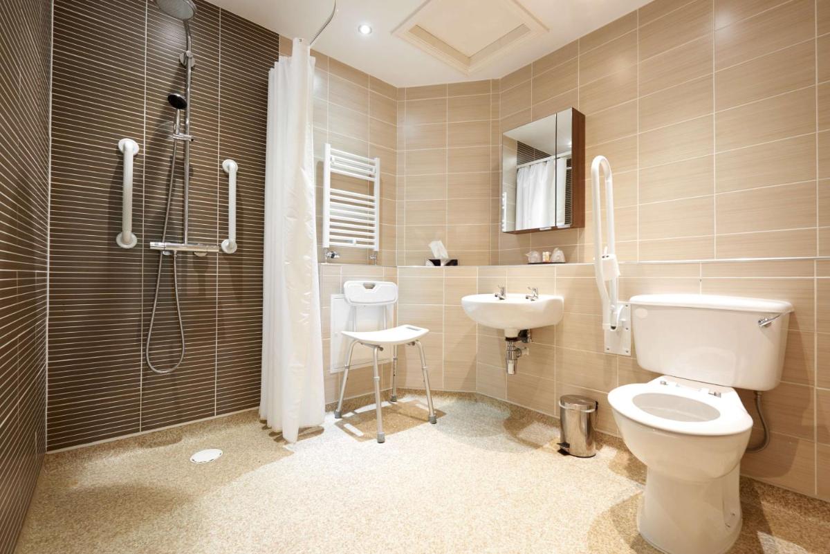 The Hillcrest Hotel - Housity
