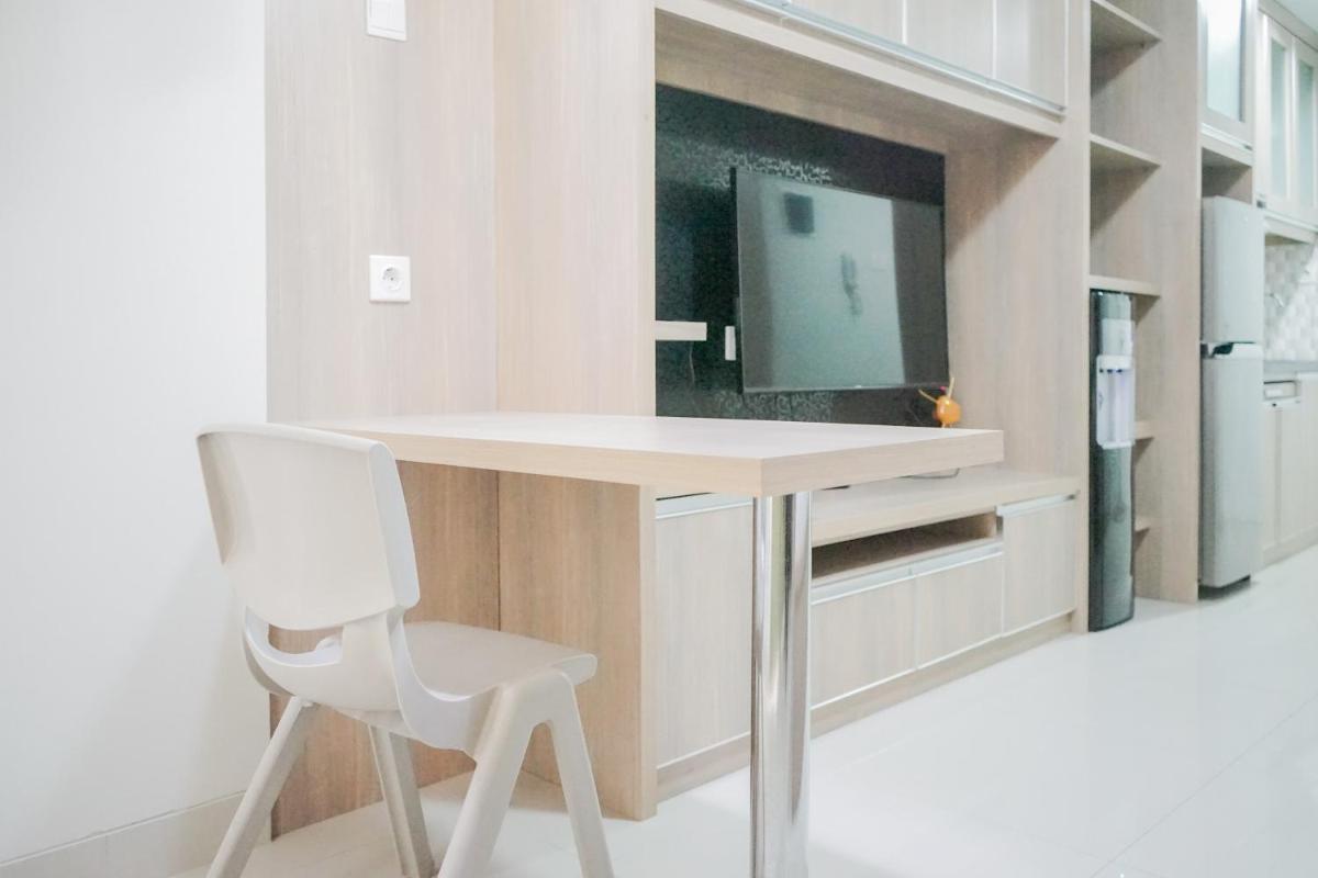 Comfy Studio at Beverly 90210 Apartment By Travelio - Housity