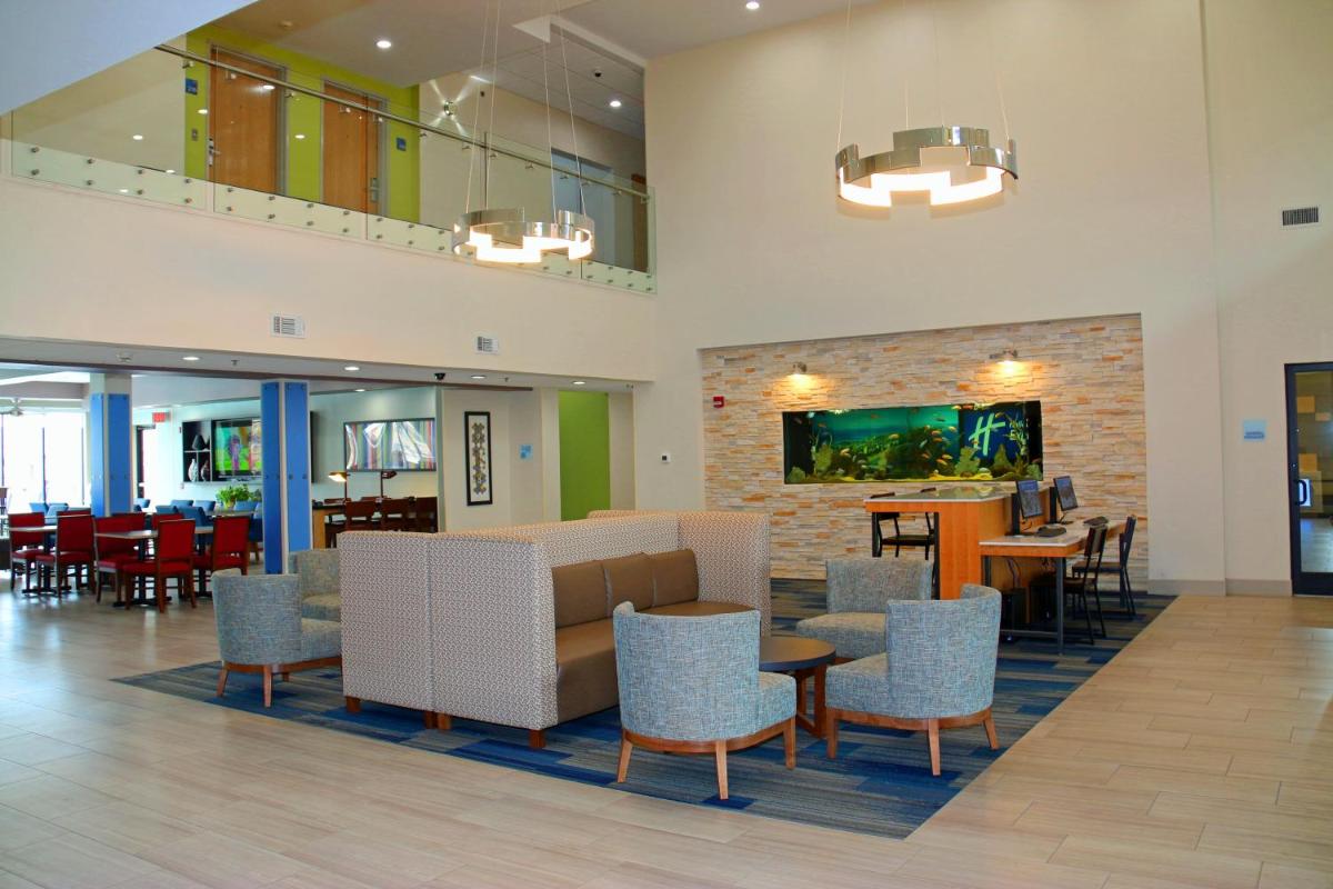 Holiday Inn Express Hotel and Suites South Padre Island, an IHG Hotel - Housity