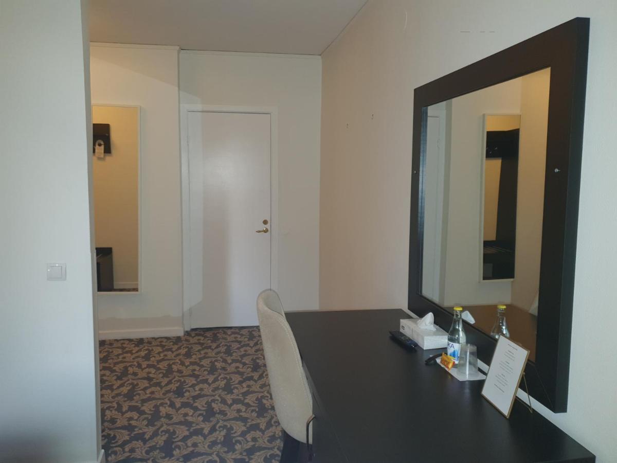 Ariston Hotell - Housity