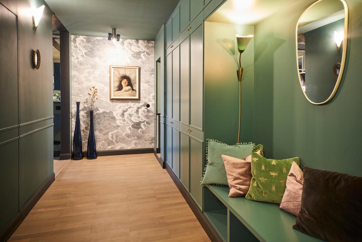 Ein Sitzbereich in der Unterkunft Cora Apartments